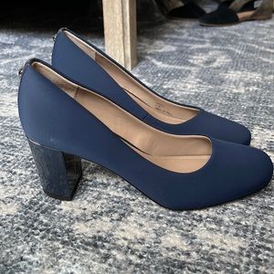 Donald J. Pliner Parris-D Elastic Navy Block Heel
